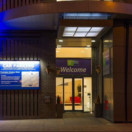 Holiday Inn Express Swindon City Centre By Ihg Exteriör bild