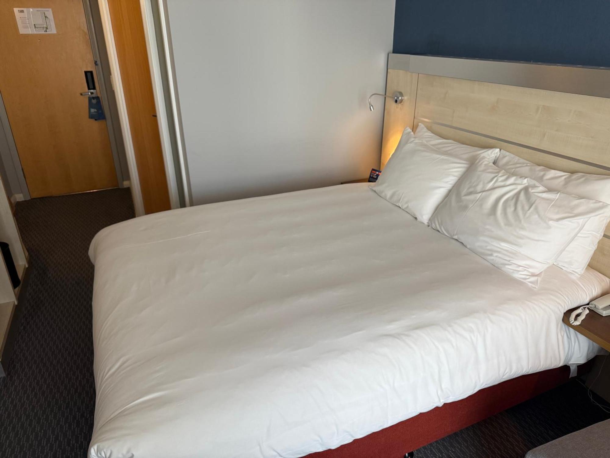 Holiday Inn Express Swindon City Centre By Ihg Exteriör bild