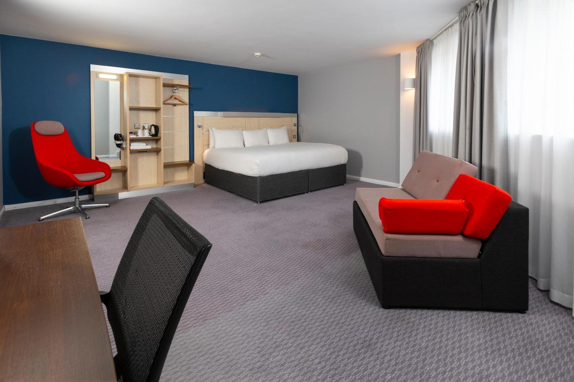 Holiday Inn Express Swindon City Centre By Ihg Exteriör bild